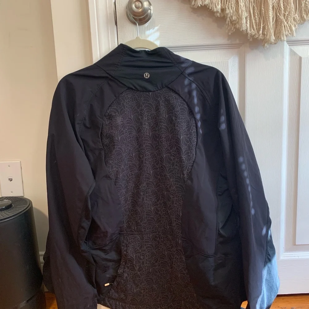 Lululemon windbreaker - Picture 2 of 2